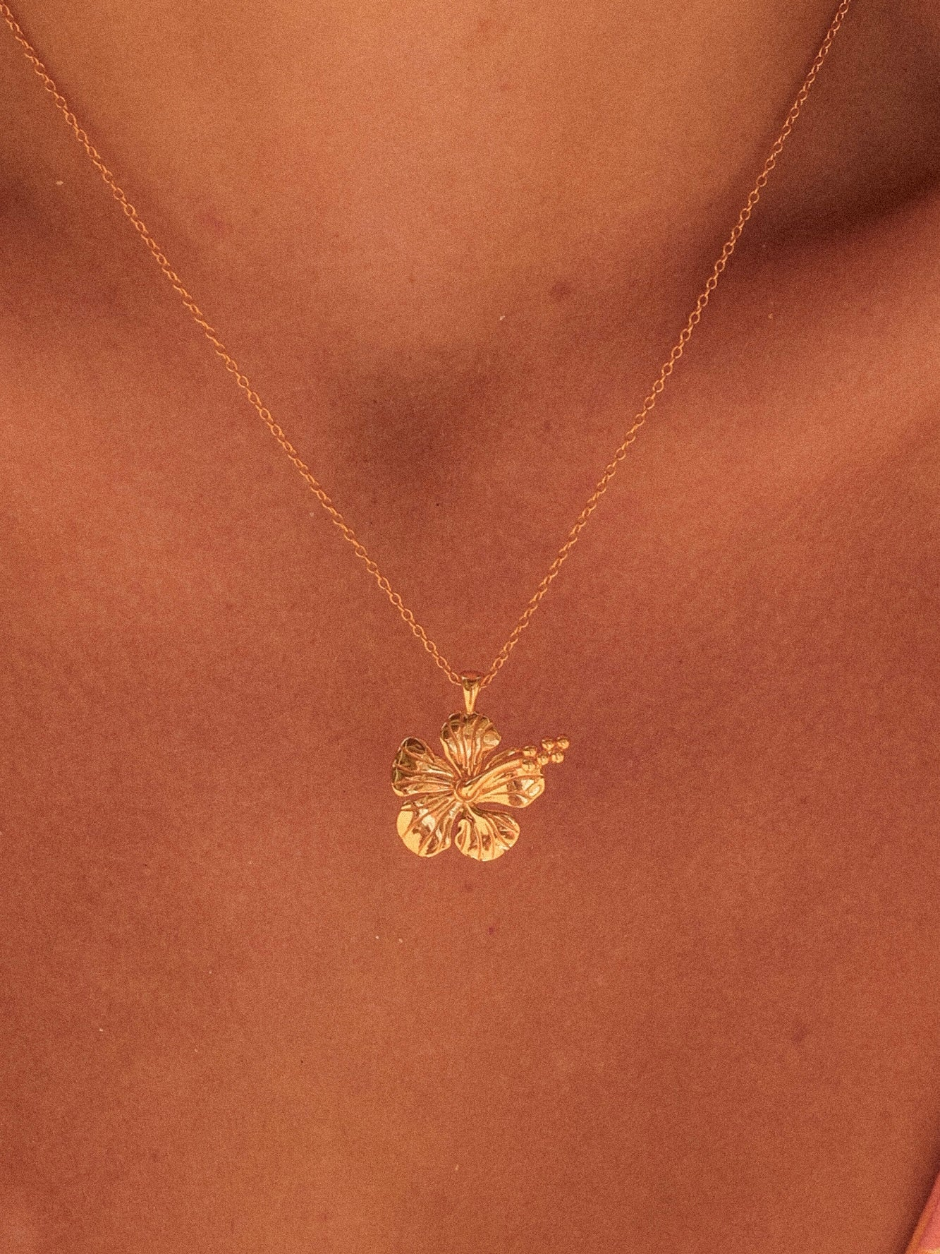 MTL - HIBISCUS NECKLACE 18K GOLD VERMEIL