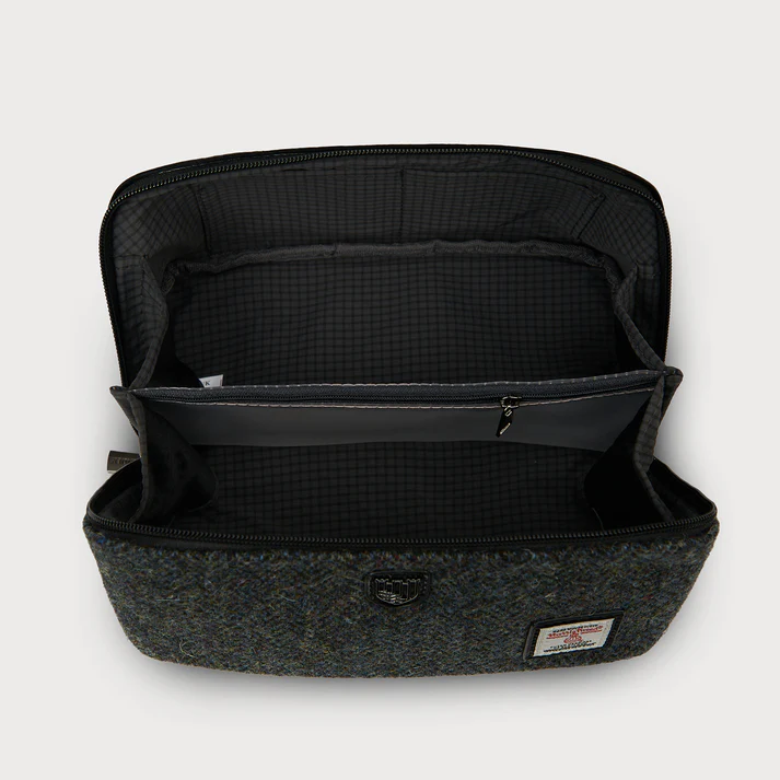 ISLANDER - TOILETRY BAG | BLACK & GREY HERRINGBONE