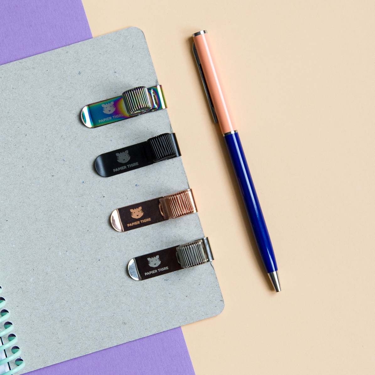 PAPIER TIGRE - PEN HOLDER/CLIP | IRIDESCENT