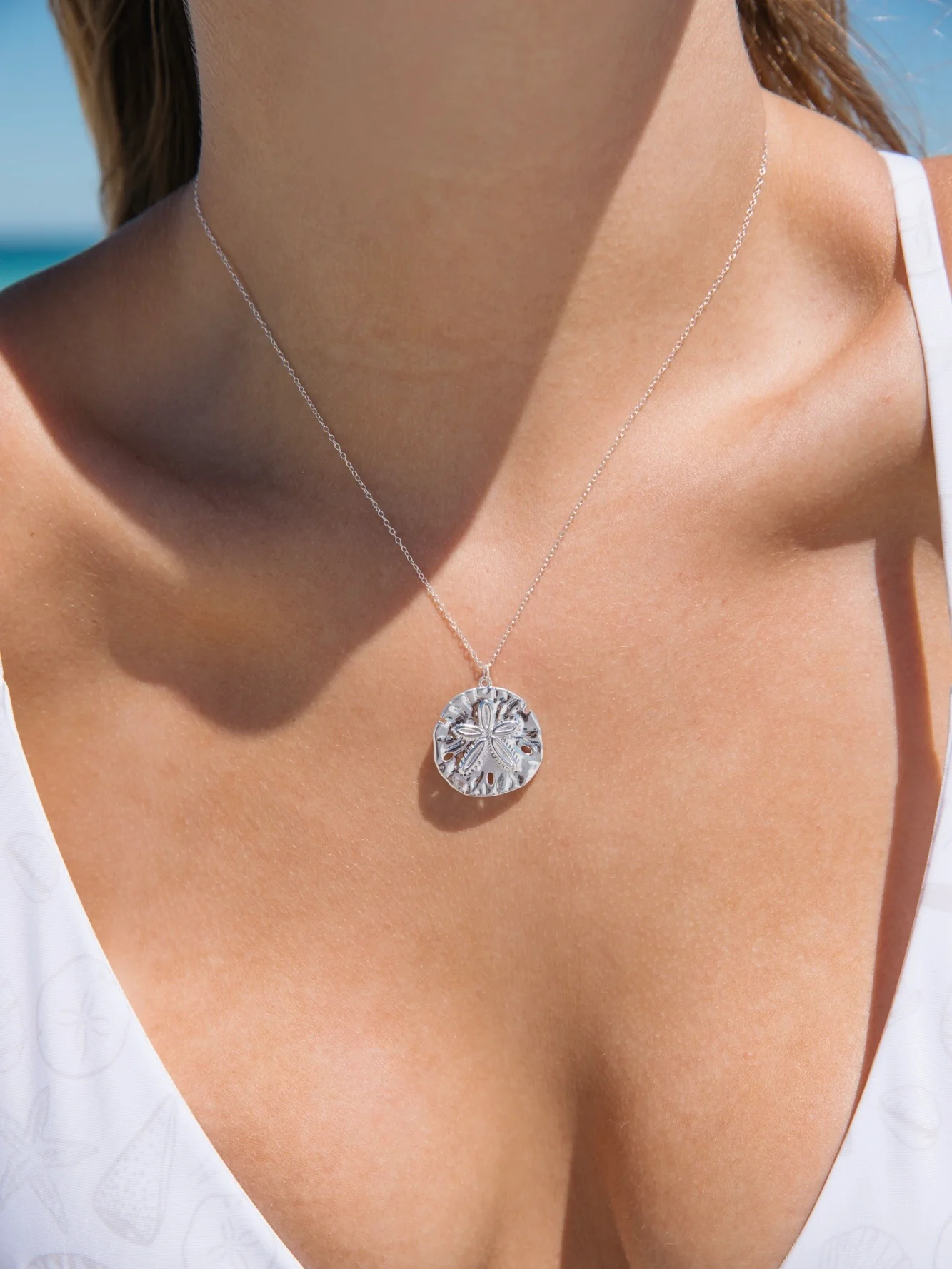 MTL - SAND DOLLAR NECKLACE IN STERLING SILVER