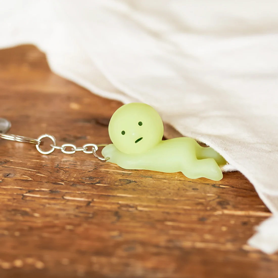 SMISKI - KEYCHAIN | GRABBING THE KEY