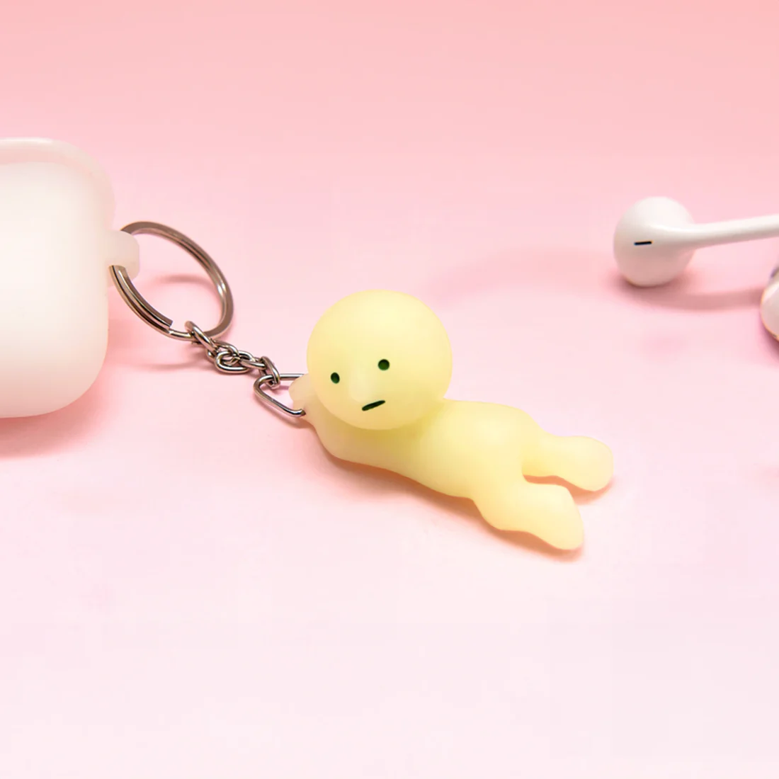 SMISKI - KEYCHAIN | GRABBING THE KEY