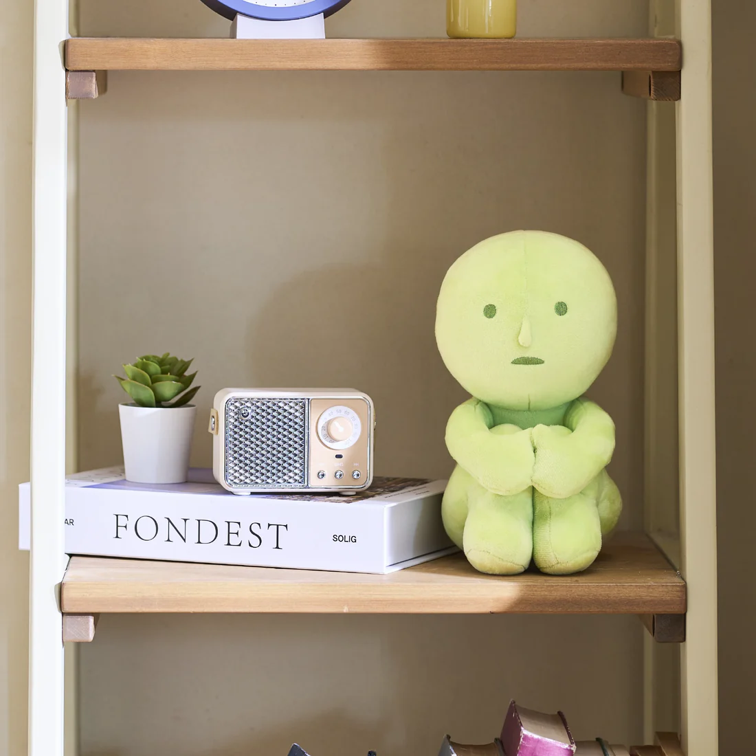 SMISKI - HUGGING KNEES PLUSH