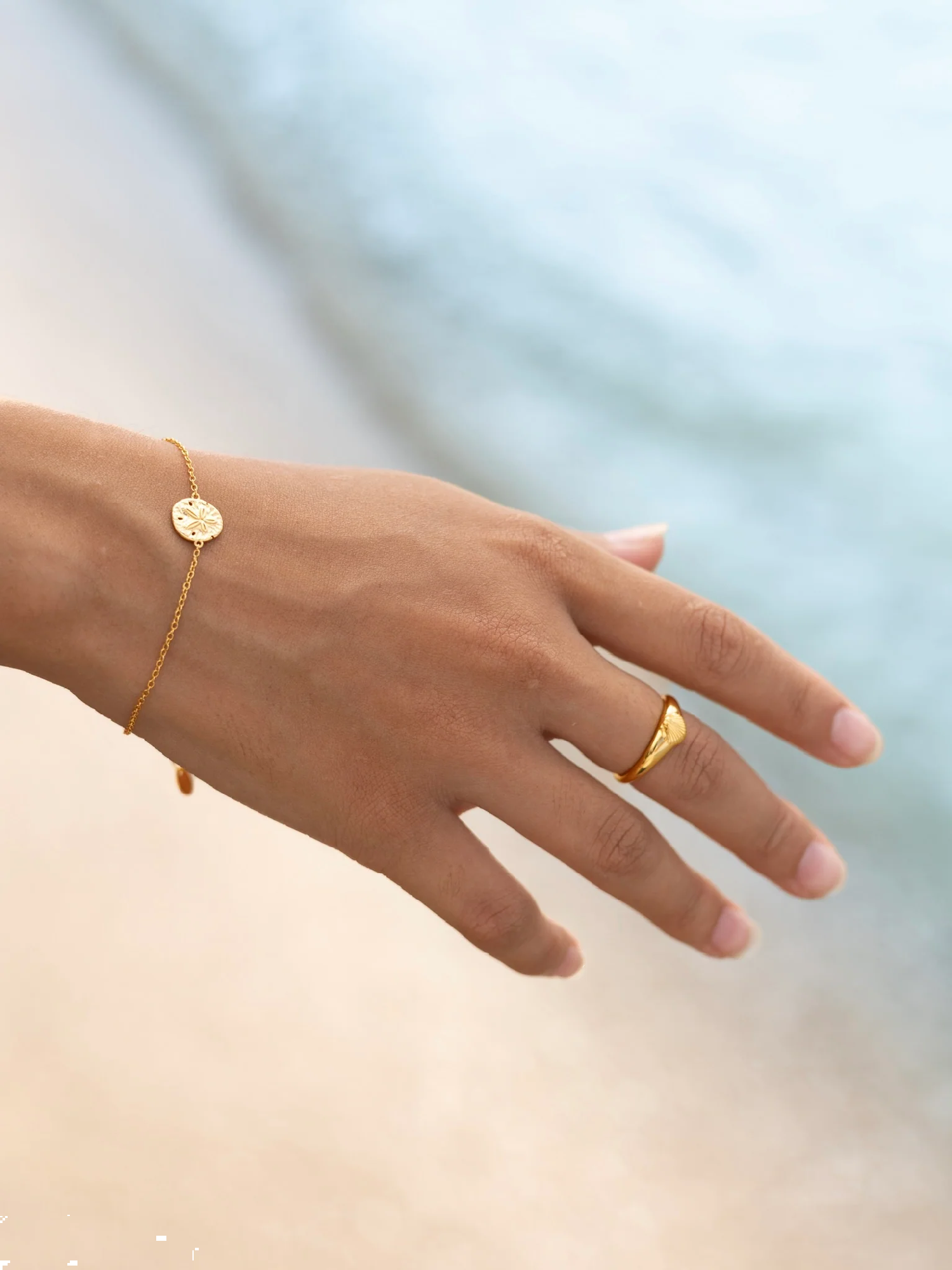 MTL - SAND DOLLAR BRACELET IN 18K GOLD