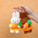MIFFY - KEYRING: MELANIE WITH CARROT