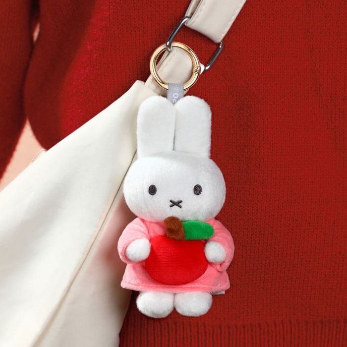 MIFFY - KEYRING: MIFFY WITH APPLE