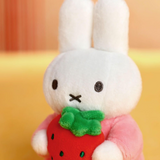 MIFFY - KEYRING: MIFFY WITH STRAWBERRY