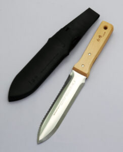NISAKU - HORI HORI JAPANESE GARDENING KNIFE WITH SHEATH