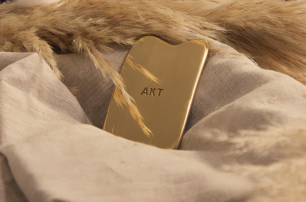AKT - THE APPLICATOR