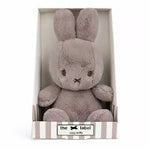 MIFFY - COZY MIFFY SITTING TAUPE IN GIFTBOX - 23 CM - 9