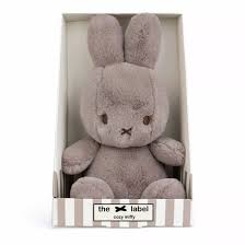 MIFFY - COZY MIFFY SITTING TAUPE IN GIFTBOX - 23 CM - 9
