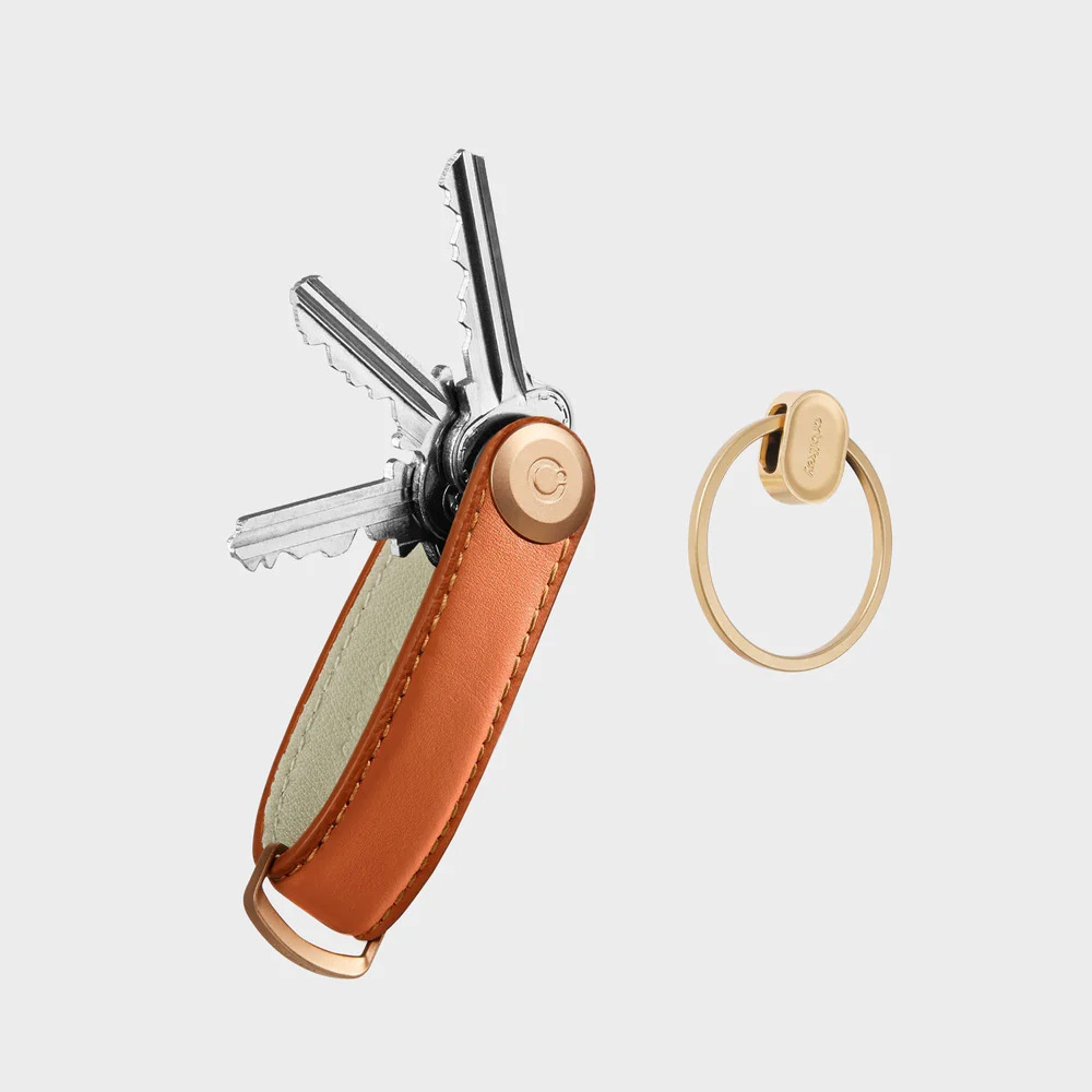 ORBITKEY - KEY ORGANISER SET | LEATHER + RING V2 COGNAC WITH TAN STITCHING AND YELLOW GOLD HARDWARE AND RING V2 IN YELLOW GOLD