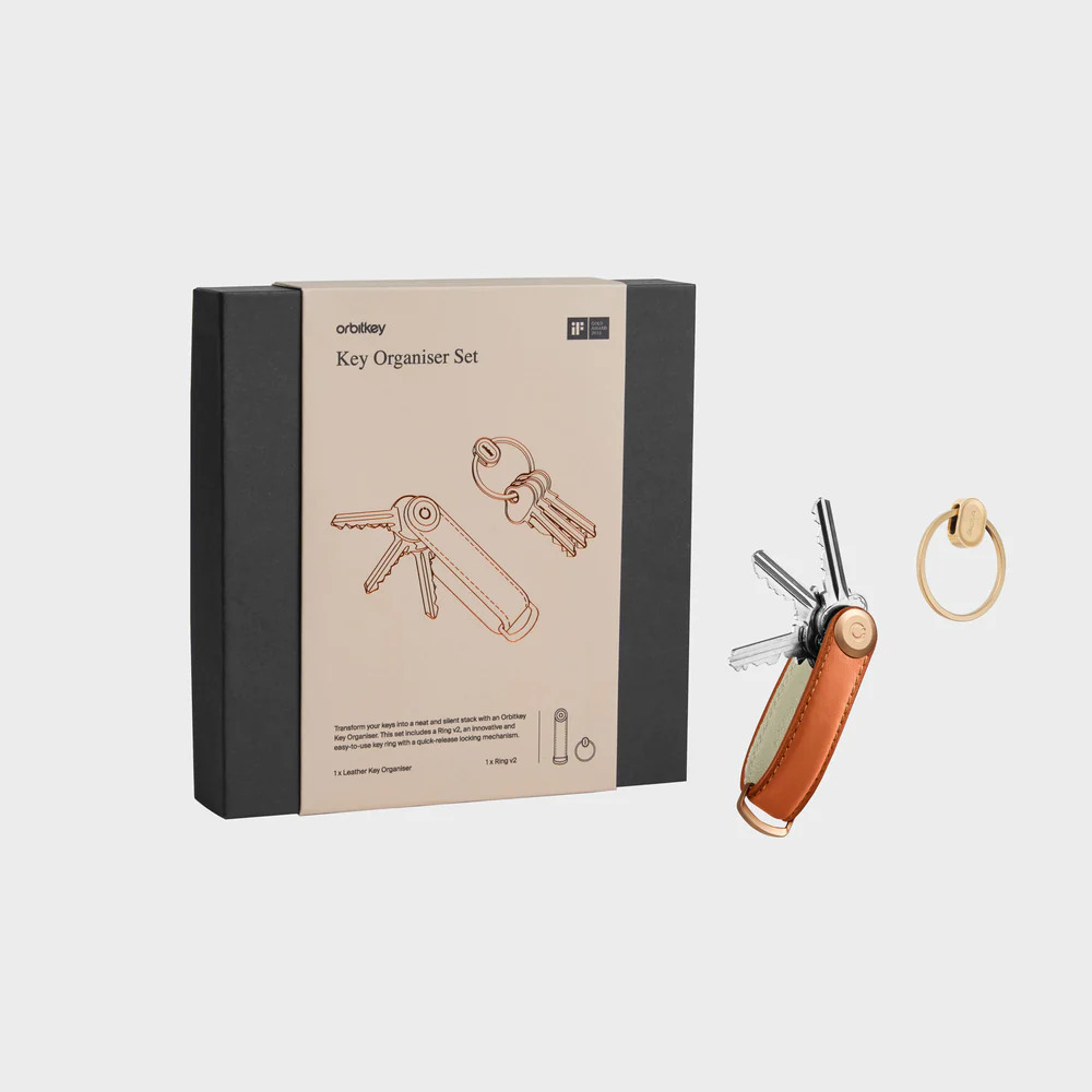 ORBITKEY - KEY ORGANISER SET | LEATHER + RING V2 COGNAC WITH TAN STITCHING AND YELLOW GOLD HARDWARE AND RING V2 IN YELLOW GOLD