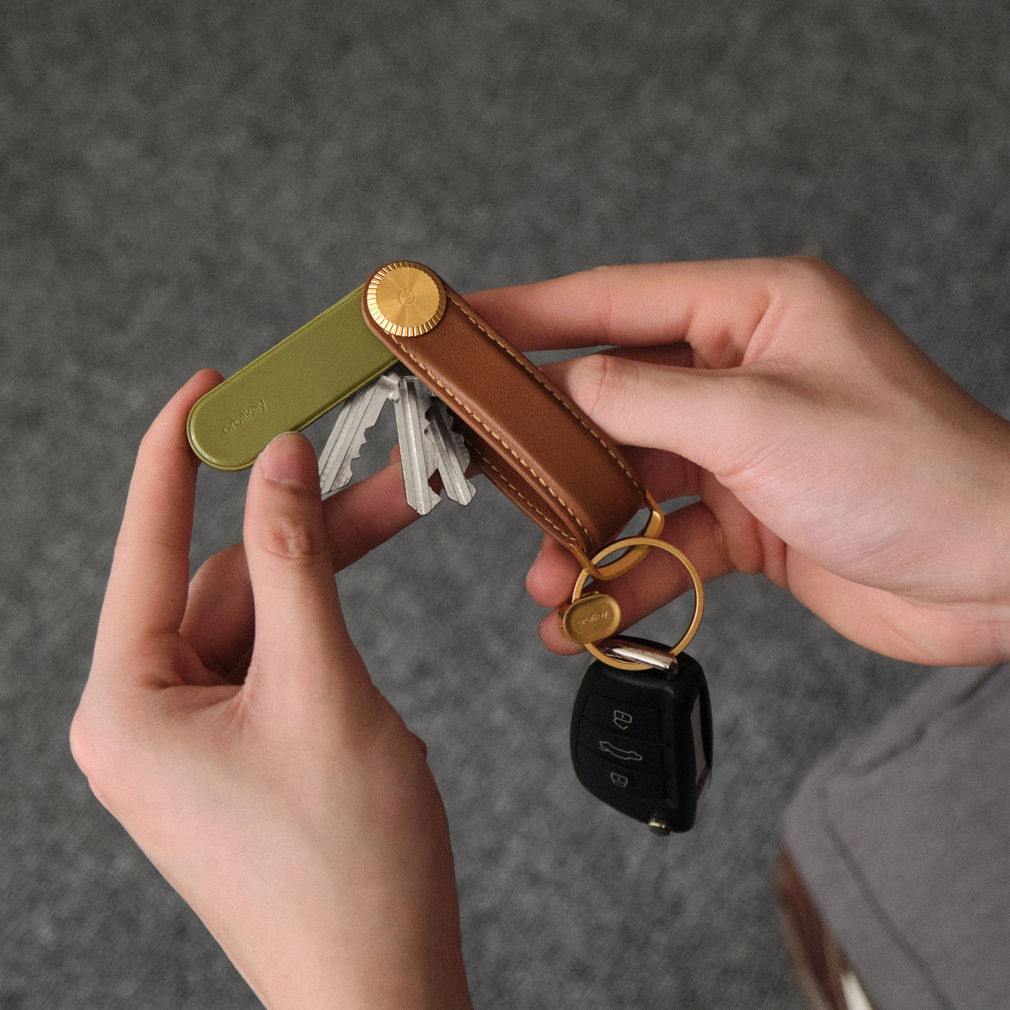 ORBITKEY - UNIVERSAL TRACKER | BLACK
