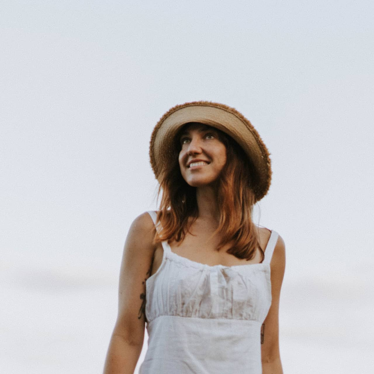 WILL + BEAR | STEVIE SAND | RAFFIA STRAW BUCKET | MEDIUM