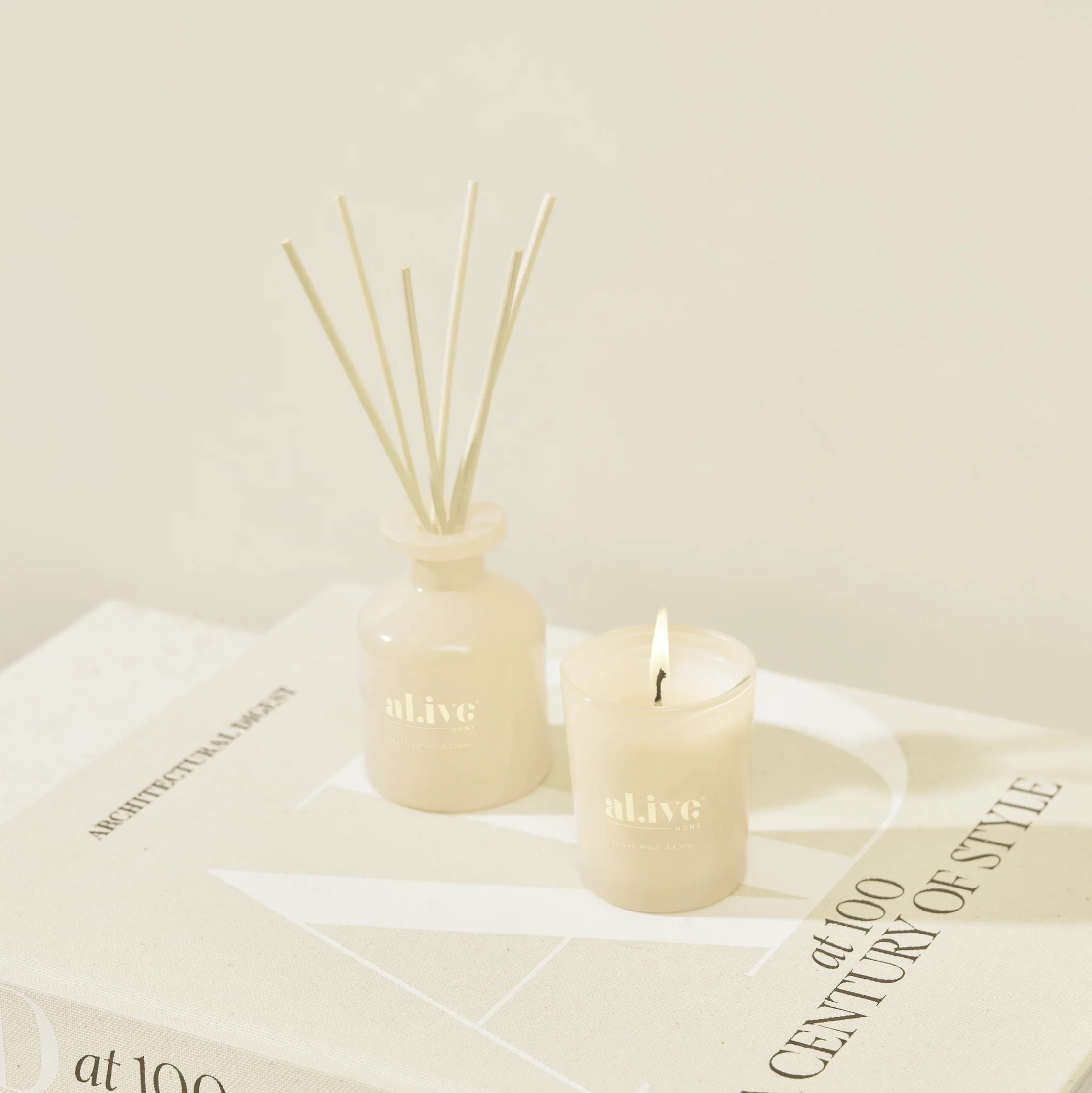 AL.IVE BODY - MINI SOY CANDLE BAUBLE - GOLDEN WATTLE & CITRUS