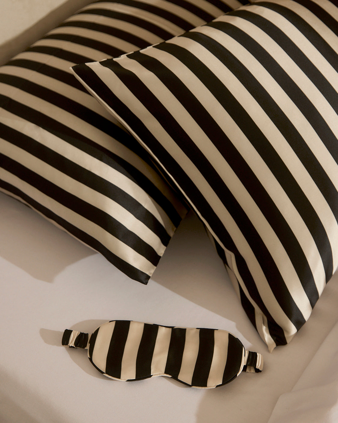 HOMMEY -  SILK EYEMASK [CLR:VANILLA BEAN STRIPES]
